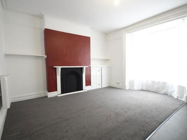 Attractive 1 bed flat, South Road 1 bed flat to rent £600 pcm £138 pw