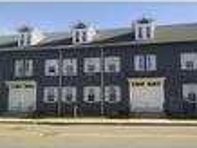 Attractive 1 bed, 1 bath. $825/mo