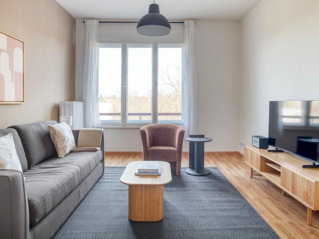 Attractive 1 Bedroom Apartment in Charlottenburg
