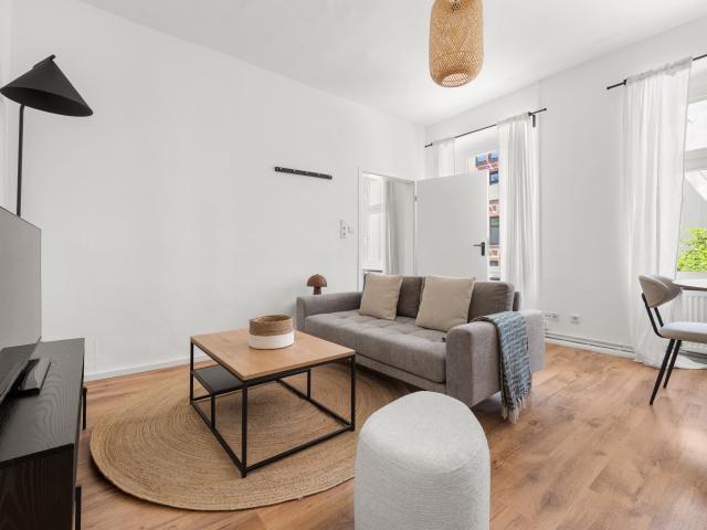 Attractive 1 Bedroom Apartment in Kreuzberg