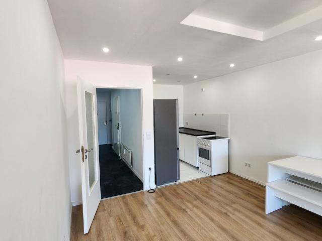 Attractive 2 room apartment, Duisburg Amsterdam Apartments for Rent