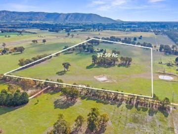 Attractive 38 Ac Lifestyle property in enviable Swanpool Valley location