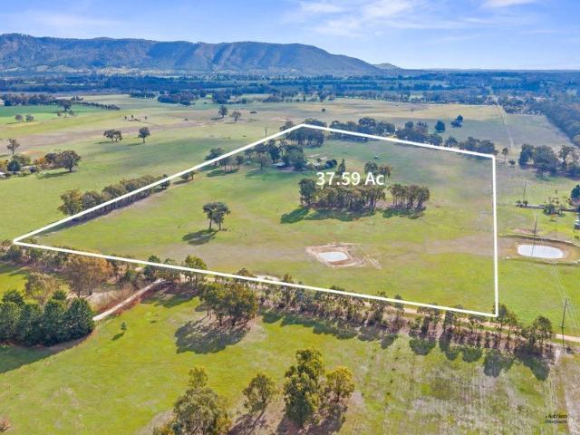 Attractive 38 Ac Lifestyle property in enviable Swanpool Valley location