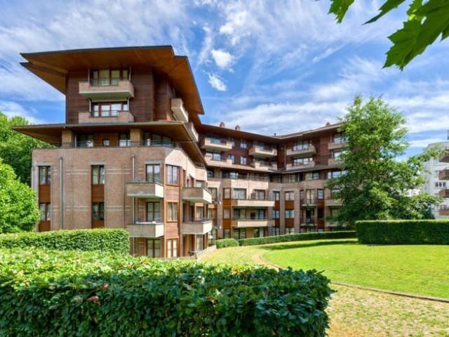 Attractive 3 bedroom ground floor flat in a green area