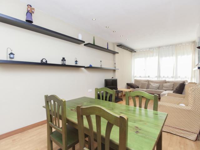 Attractive 4 bedroom apartment in historic La Sagrada Família