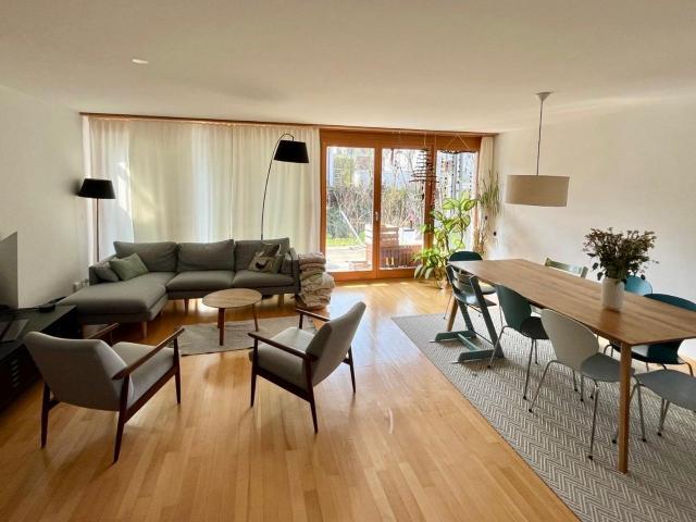 Attractive 6.5 room corner house with plenty of space for family and office, Bassersdorf Amsterdam Apartments for Rent