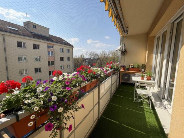 ATTRAKTIV 4,5 Zimmer Wohnung | ca. 102 m² | Loggia | Einbauküche | Lift | Klimaanlage