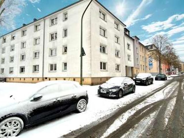 Attraktiv geschnittene 3,5 Zimmer Wohnung mit optionaler Garage und zusätzlichem Stauraum
