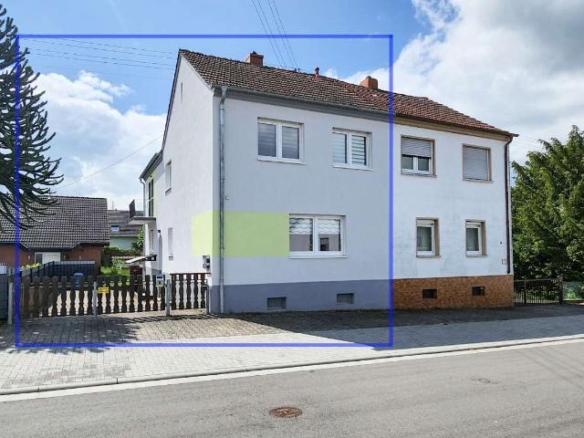 Attraktiv modernisierte Doppelhaushälfte mit hohem Wohnkomfort in Katzenbach