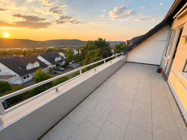 Attraktive Maisonettewohnung mit schöner Dachloggia und tollem Blick in Trier Feyen