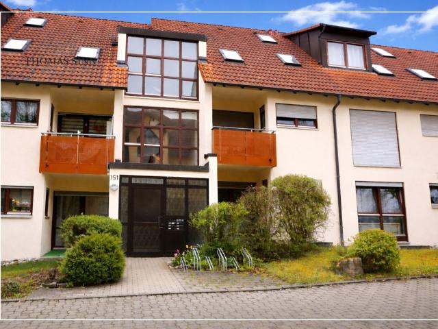 Attraktive Maisonettewohnung 4 Zimmer Dachloggia TG Platz Durchrenovieren und Einziehen
