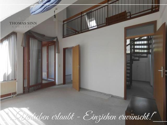 Attraktive Maisonettewohnung 4 Zimmer Dachloggia TG Platz Durchrenovieren und Einziehen