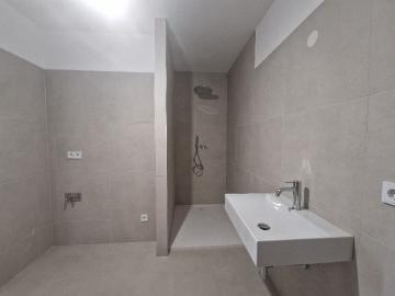 ATTRAKTIVE NEUBAU 2 RAUM MIETWOHNUNG AM RANDE DES BISCHOFSWALDS