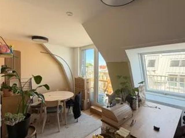 Attraktive, neuwertige, ca. 66m2 große Dachgeschoss Maisonette mit 2 Terrassen