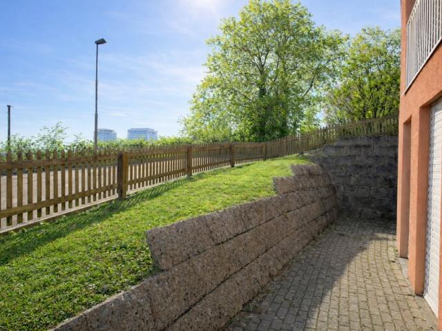 ATTRAKTIVE ANLAGEWOHNUNG MIT SONNIGEM SITZPLATZ