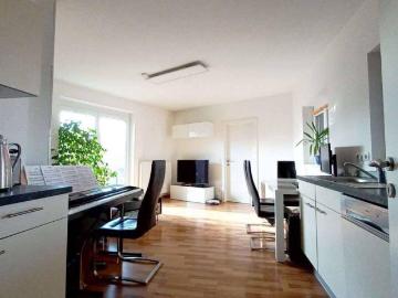 Attraktive Anlegerwohnung mit großem Garten und Carport!
