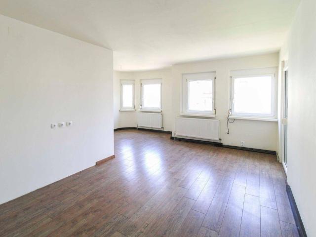 Attraktive Anlegerwohnung: Großzügige 4 Zimmer Wohnung mit Seeblick