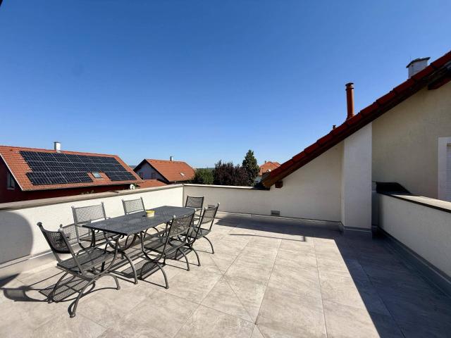 Attraktive Dachgeschoss Wohnung mit großzügiger Terrasse
