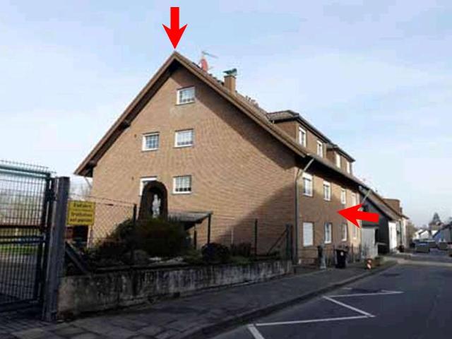 Attraktive Dachgeschosswohnung mit Balkon und eigener Garage in 50321 Brühl Badorf