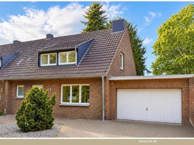Attraktive Doppelhaushälfte in Krefeld Oppum