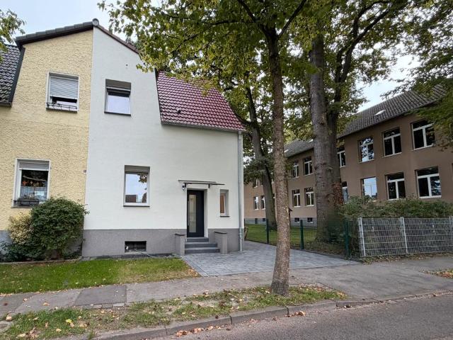 Attraktive Doppelhaushälfte mit Garten & Terrasse in Buer