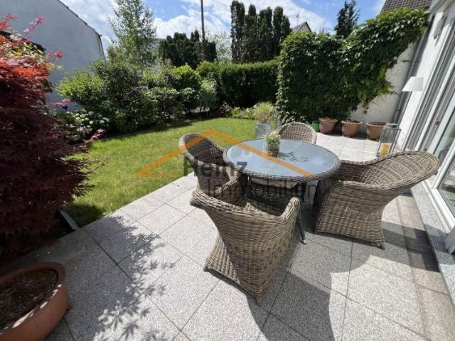 Attraktive Doppelhaushälfte mit Garten und Garage in ruhiger Lage von Sankt Augustin