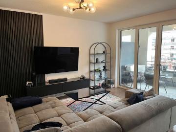 Attraktive Drei Zimmer Wohnung mit Balkon, Einbauküche und TG Stellplatz in Mainz Weisenau