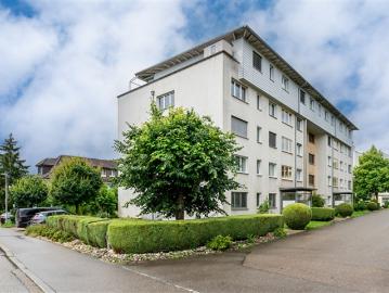 Attraktive Etagenwohnung mit Wintergarten und Alpensicht