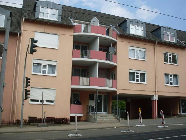 Attraktive Eigentumswohnung mit Balkon und zwei Garagen als Kapitalanlage