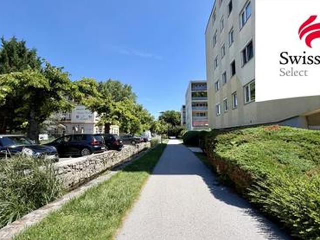Großzügige Familienwohnung mit Ausbaupotenzial und traumhafter Loggia