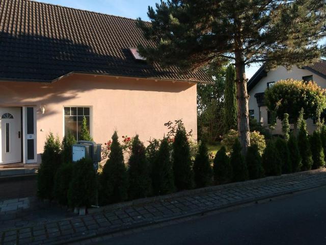 Attraktive Einfamilienhaus in begehrter Wohnlage provisionsfrei