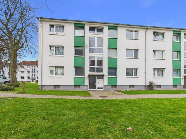 Attraktive Erdgeschosswohnung in zentraler Lage! Wir bitte um ausschließlich schriftliche Anfragen