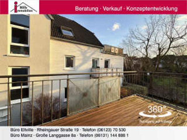 Attraktive, freigestellte 3 ZKB Wohnung mit Balkon in schöner Lage