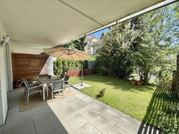 Attraktive Gartenwohnung mit überdachter Terrasse und Tiefgarage in St. Peter