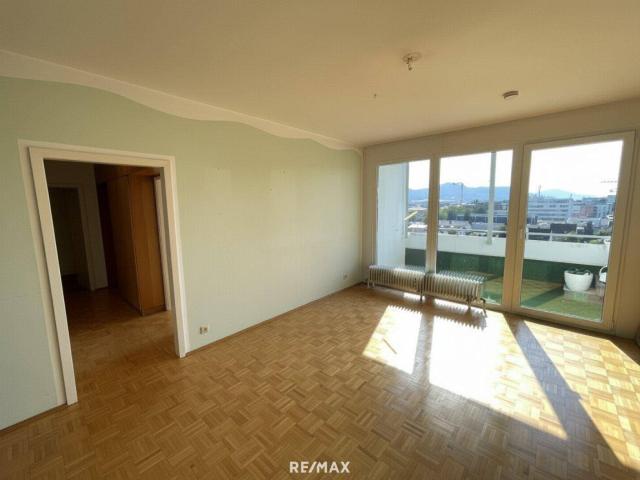 Renovierungsbedürftige 3 Zimmer Wohnung mit Loggia in Waidmannsdorf