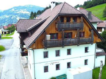 Attraktive Geschäftsgelegenheit: Verpachtung eines kompletten Hauses mit 7 Ferienappartements und 1 Gaststätte