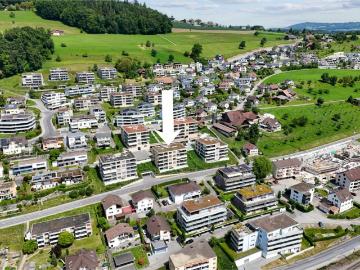 Attraktive, gepflegte und neuwertige 3.5 Zimmerwohnung mit traumhafter Weitsicht