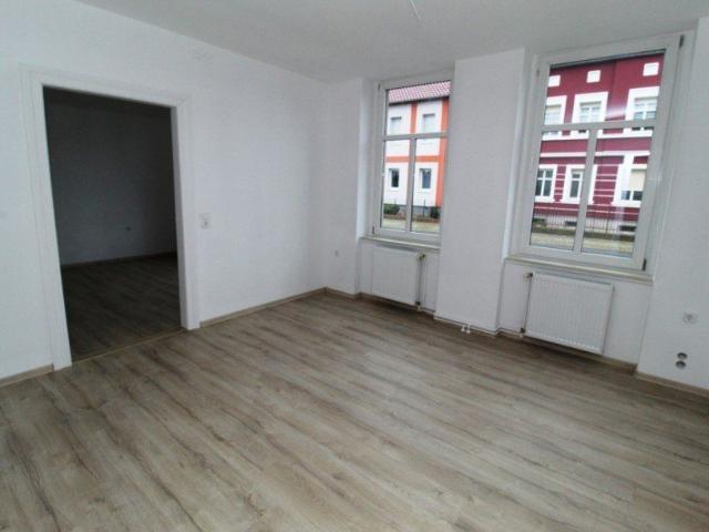 Attraktive & geräumige 3 Zimmerwohnung mit separater Küche, Tageslichtbad mit Badewanne