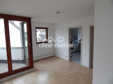 attraktive helle Dachgeschosswohnung mit Balkon