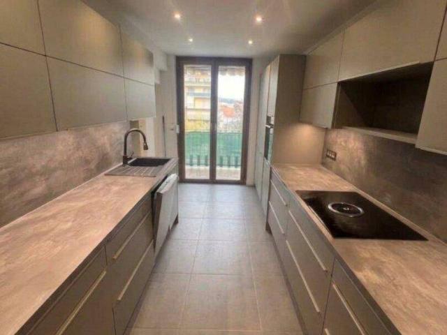 Attraktive helle, sehr geräumige 3 Zi Wohnung in 8041 Graz, 90m², teilsaniert, Klimaanlage sofort Termin vereinbaren!
