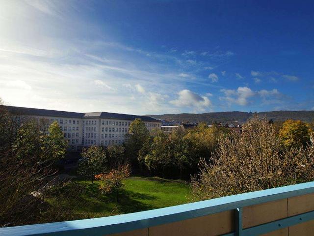 Attraktive, helle 3 ZKB im vorderen Westen, 4.OG. mit Aufzug, Balkon, Herkules Blick, Parkzugang