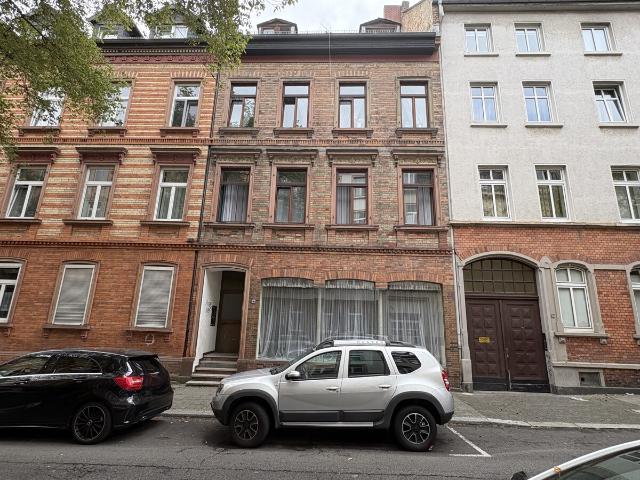 Attraktive Investmentmöglichkeit 3 4 Familienhaus im Westend