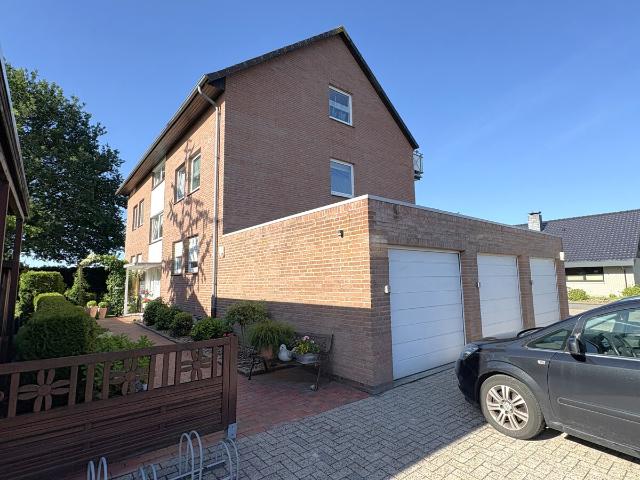 Attraktive Kapitalanlage: 2 Zimmer Wohnung mit laufenden Mieteinnahmen und Garage in Bad Zwischenahn