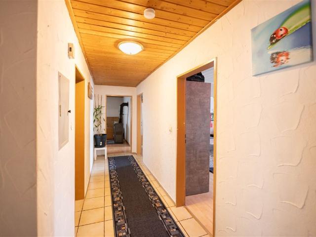 Attraktive Kapitalanlage: Gepflegte 4 Zimmer Erdgeschosswohnung in ruhiger Lage
