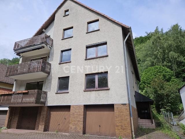 Attraktive Kapitalanlage mit Potenzial: Mehrfamilienhaus mit 6 Eigentumswohnungen & Garagen in Hemer