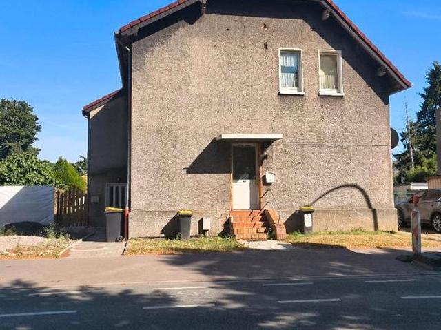 Attraktive Kapitalanlage Reihenhaus mit 4 Eingänge zu verkaufen