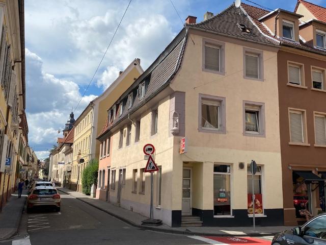 Attraktive Kapitalanlage: Renditeobjekt Wohn und Geschäftshaus im Herzen von Landau