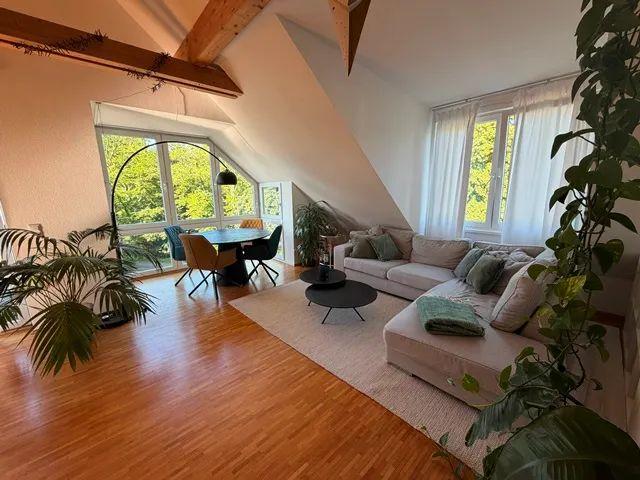 Attraktive, lichtdurchflutete Maisonette Wohnung am Bunten Garten