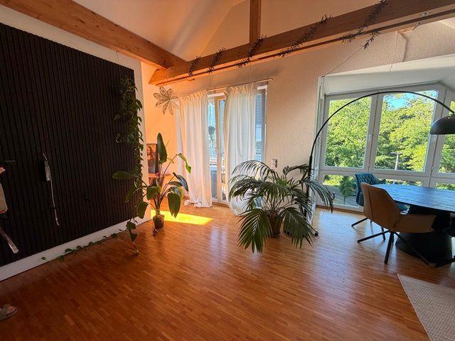 Attraktive, lichtdurchflutete Maisonette Wohnung am Bunten Garten