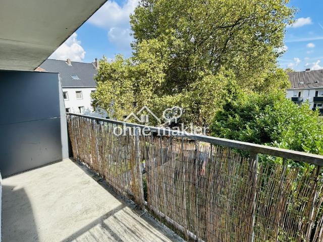 Attraktive, lichtdurchflutete 2,5 Zimmer Wohnung mit Balkon
